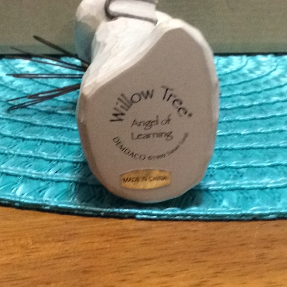 Willow Tree “Angel of Learning”.  Classic.5 1/2” - Picture 3 of 4